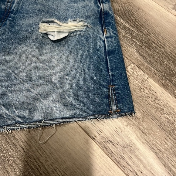 Zara Mom Shorts - Picture 7 of 9